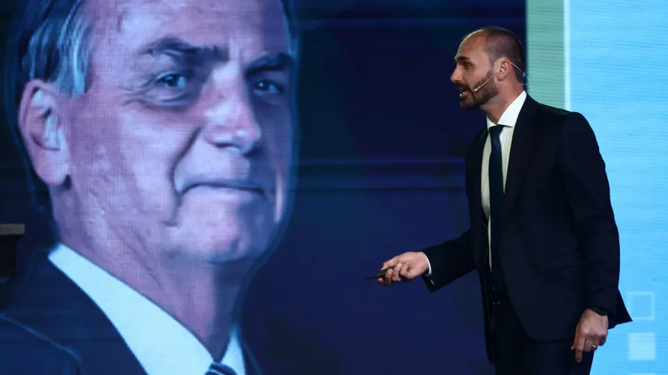 PGR tem 5 dias para analisar indiciamento de Bolsonaro e Eduardo - img
