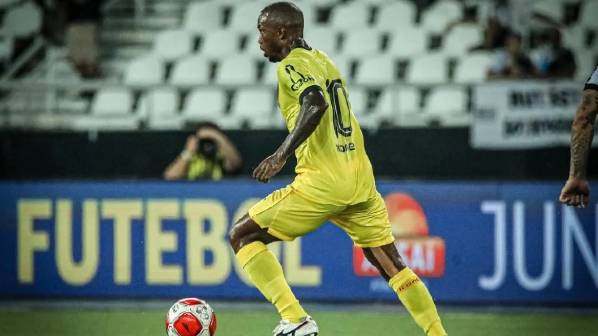 Ex-Palmeiras aposenta aos 33 anos após uma década com dores - img