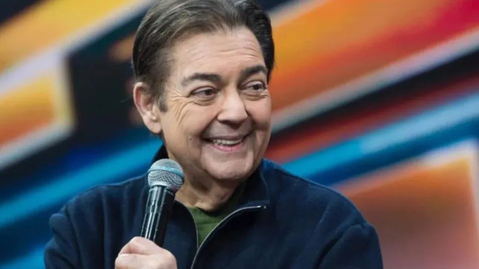 Faustão se recupera bem, apesar do estado de saúde complicado, diz João Silva - img