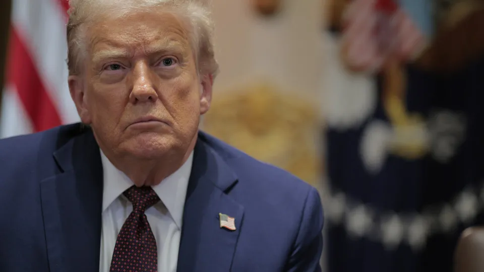 Trump diz ter feito novo ataque a barco venezuelano, com três mortos 1 Trump diz ter feito novo ataque a barco venezuelano, com três mortos - img