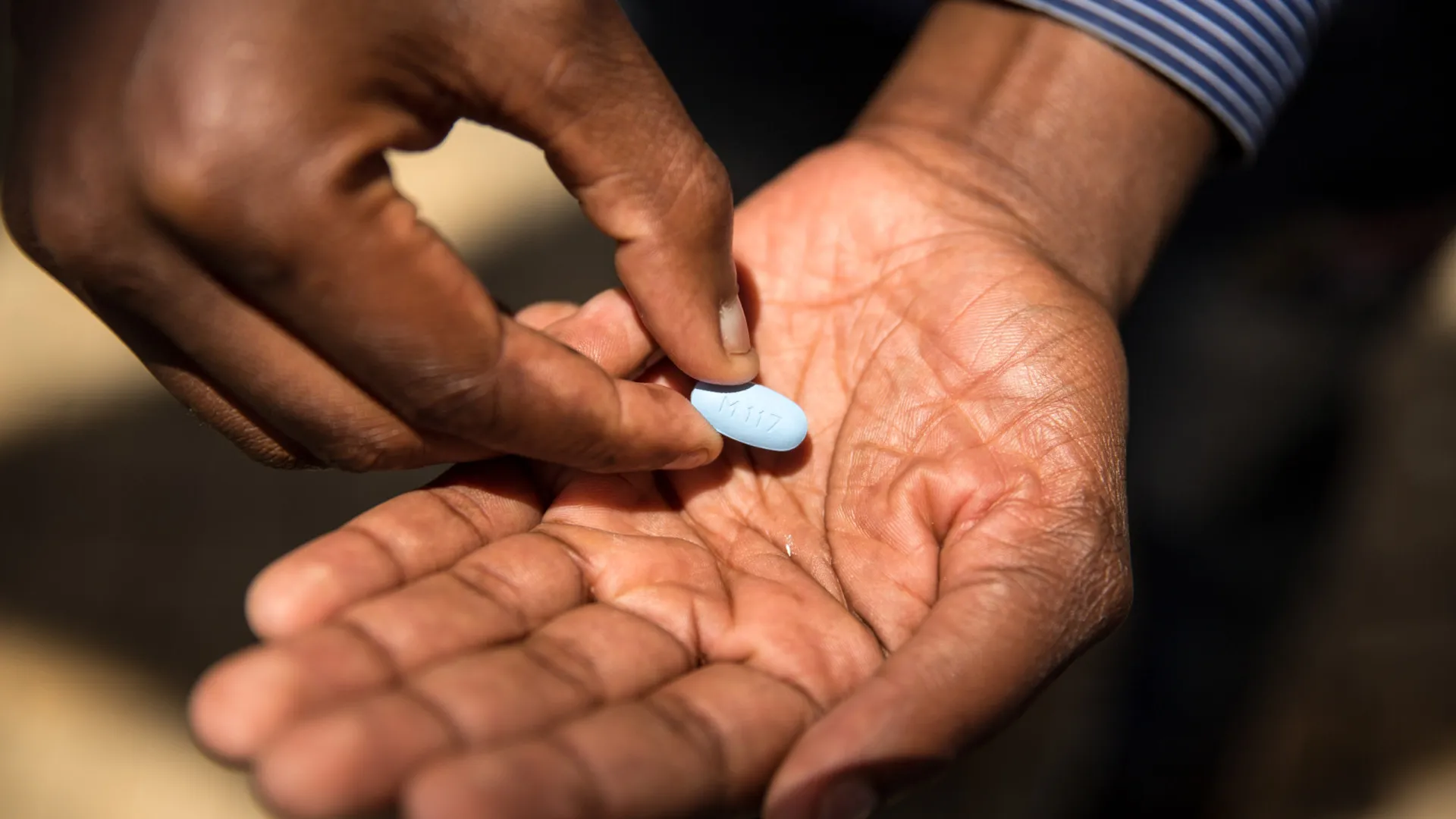 Jovens de 15 a 29 anos são os que mais usam máquinas de PrEP, de prevenção ao HIV, no metrô de SP - img