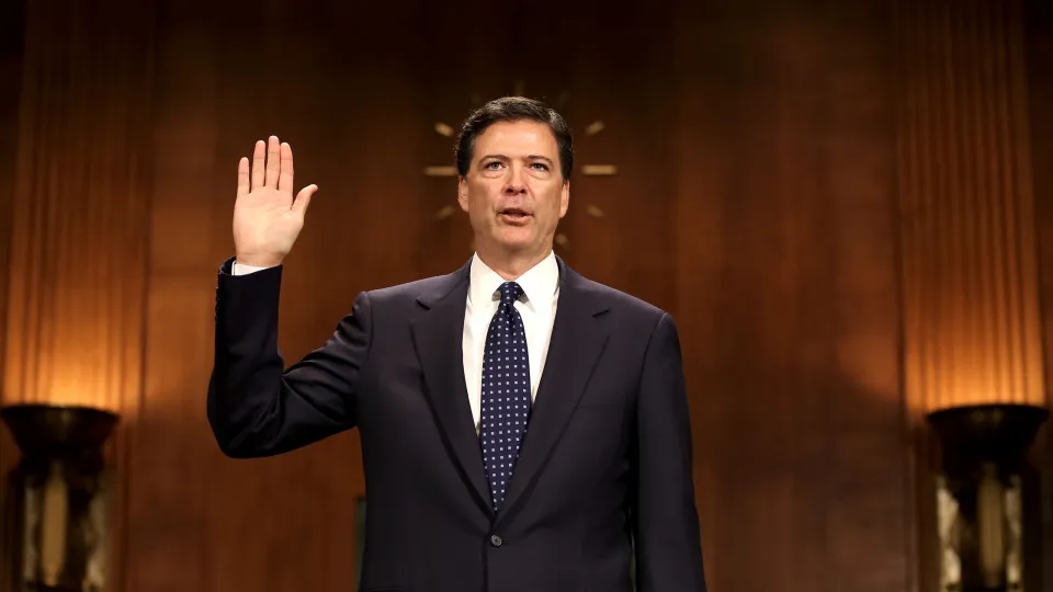 Júri indicia ex-diretor do FBI crítico a Trump após pressão do governo - img