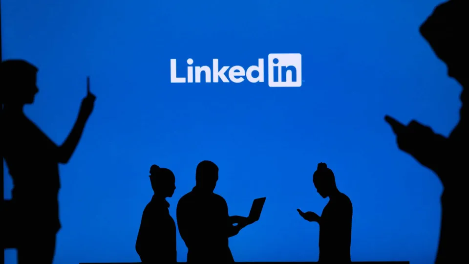 LinkedIn usará dados de usuários para treinar IA a partir de novembro - img