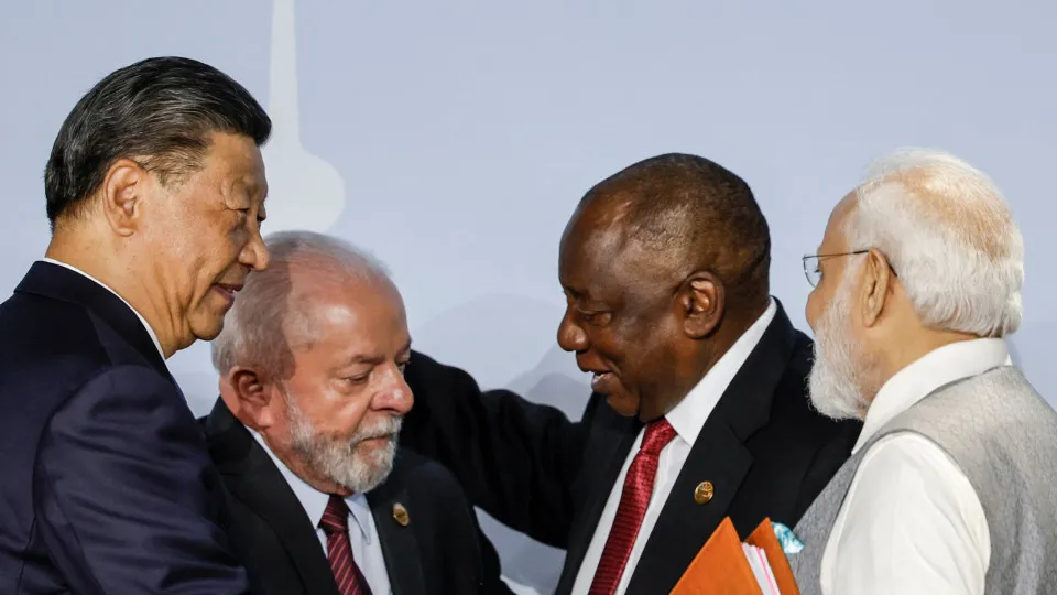 Lula quer decisão conjunta do Brics sobre tarifas dos Estados Unidos - img