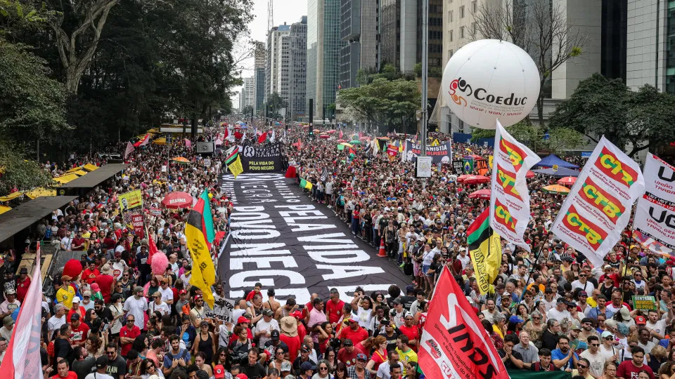 Manifestantes vão às ruas em 23 capitais contra a PEC da Blindagem e anistia - img