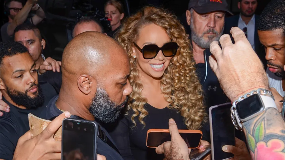 Mariah Carey chega ao Brasil e atende fãs na porta de hotel - img