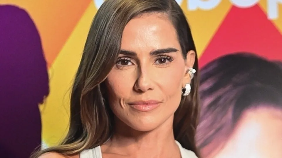 Me sentindo estranha, diz Deborah Secco sobre baixa autoestima - img