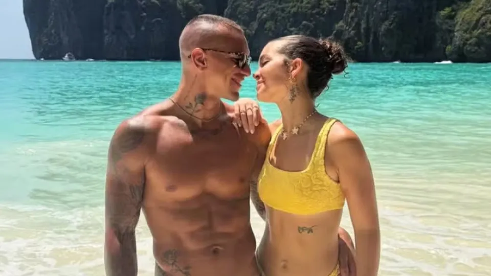 Mel Maia e lutador trocam declarações de amor: 'Maior presente que ganhei' - img