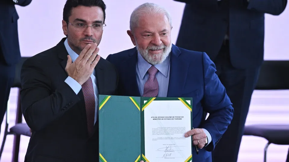 Ministro do Turismo abandona governo após ultimato do partido - img