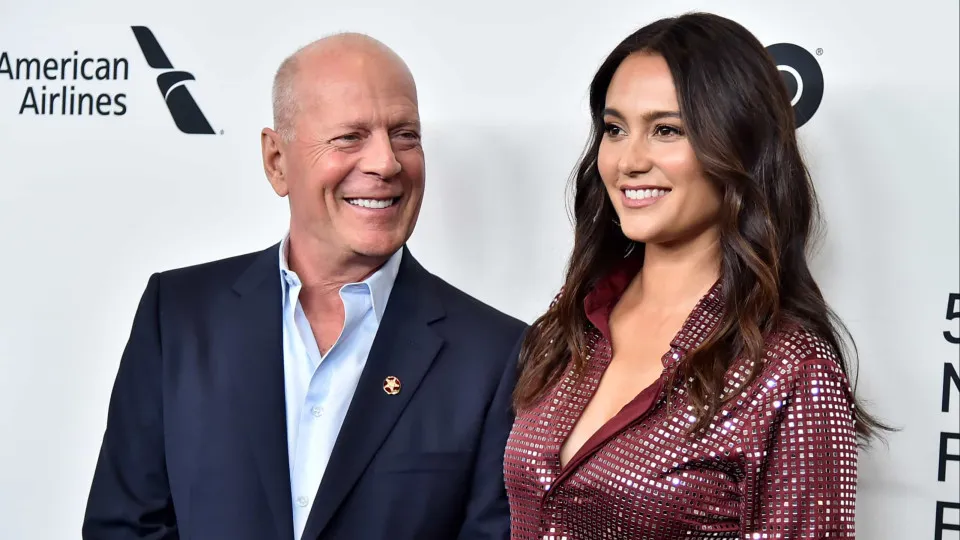 Mulher e filhas pequenas de Bruce Willis estão morando separadas do ator - img