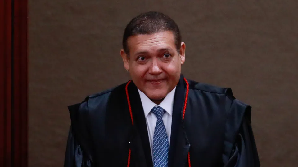 Kassio assume TSE após aproximação com governo Lula e sob desconfiança de aliados de Bolsonaro - img