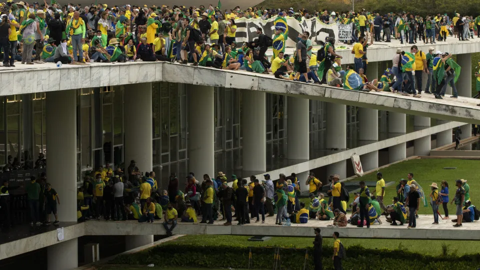 STF condena empresário que doou R$ 500 para levar manifestante ao 8 de janeiro - img