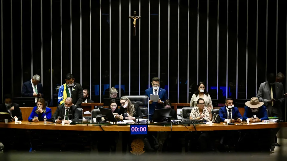 Parlamentares são 'ridicularizados' nas redes após protestos no Congresso - img