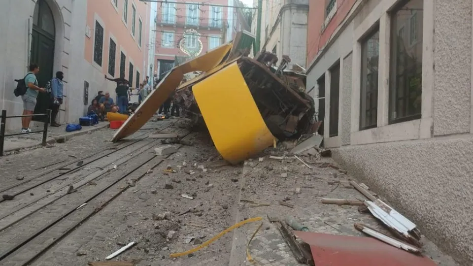 Acidente com Elevador da Glória foi causado por falta de manutenção, diz relatório - img