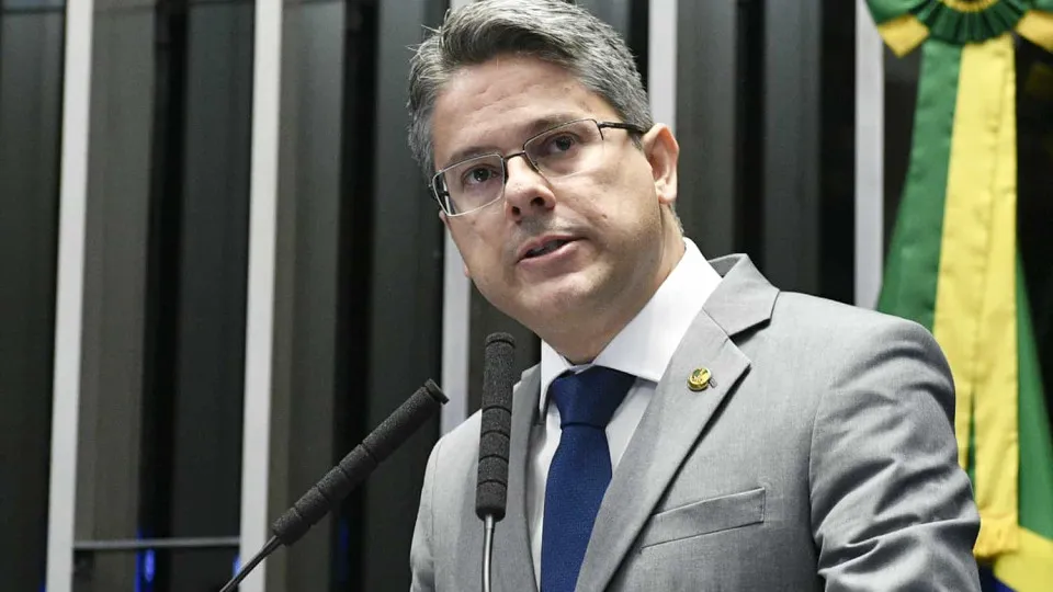 Mendes pede à PGR investigação contra senador Alessandro Vieira - img