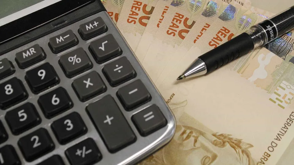 Taxas de juros têm viés de alta com dólar após queda na véspera - img