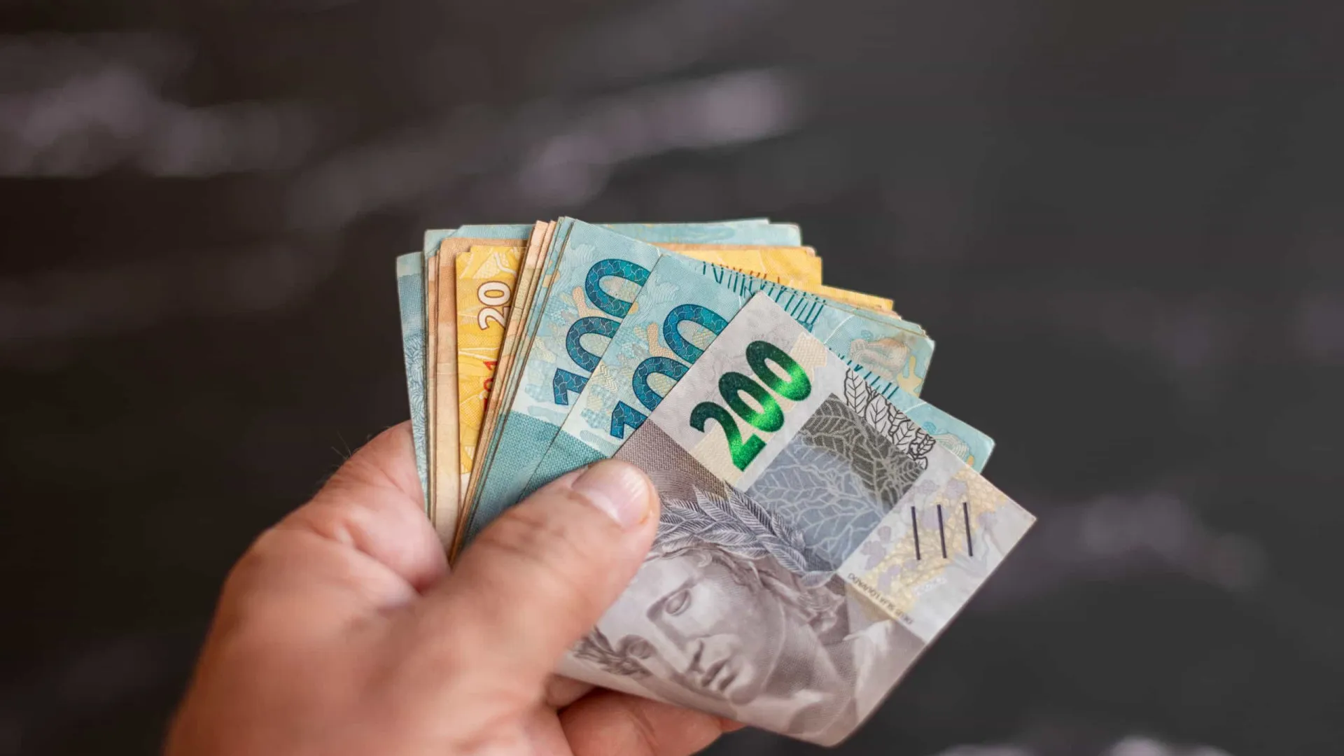 Total de brasileiros com dinheiro esquecido em bancos aumenta e 48 milhões podem sacar - img
