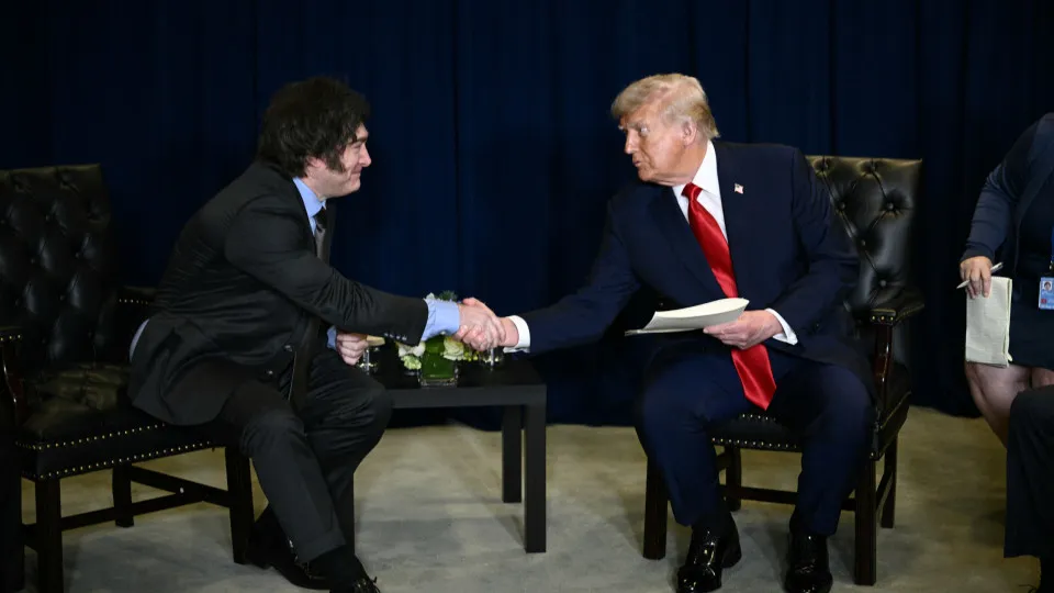 Governo Trump socorre Argentina com compra de moeda e promessa de US$ 20 bi - img