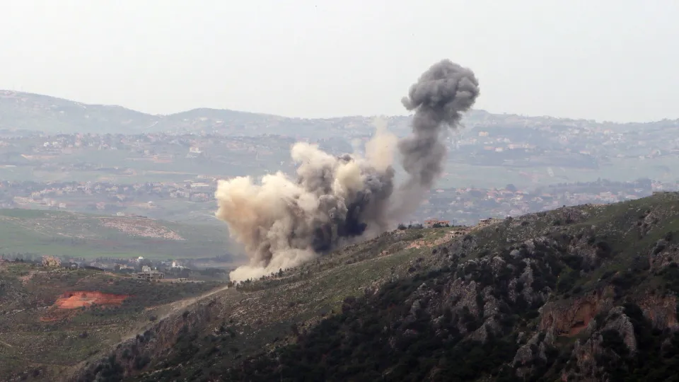 Após cessar-fogo em Gaza, Israel bombardeia o sul do Líbano - img