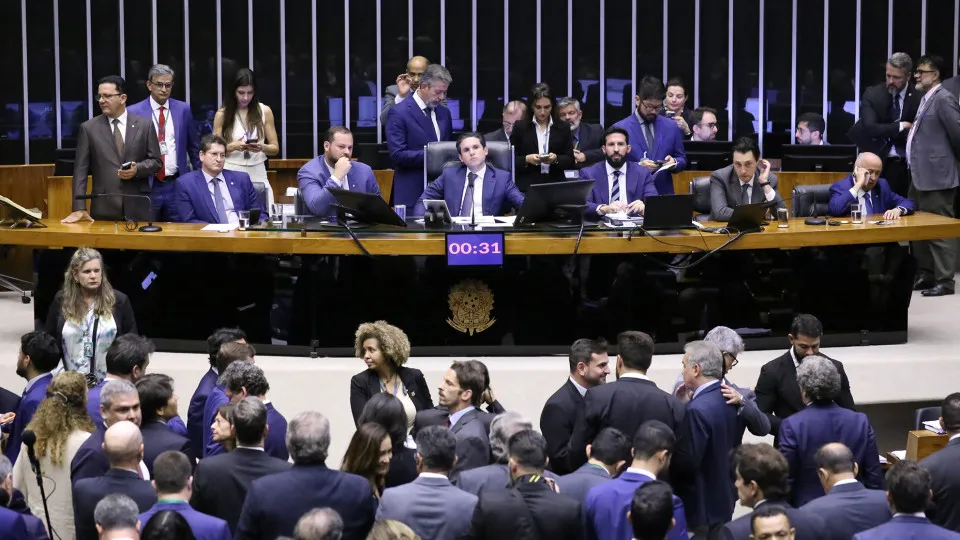 Câmara aprova retirada da MP do IOF da pauta; texto caduca - img