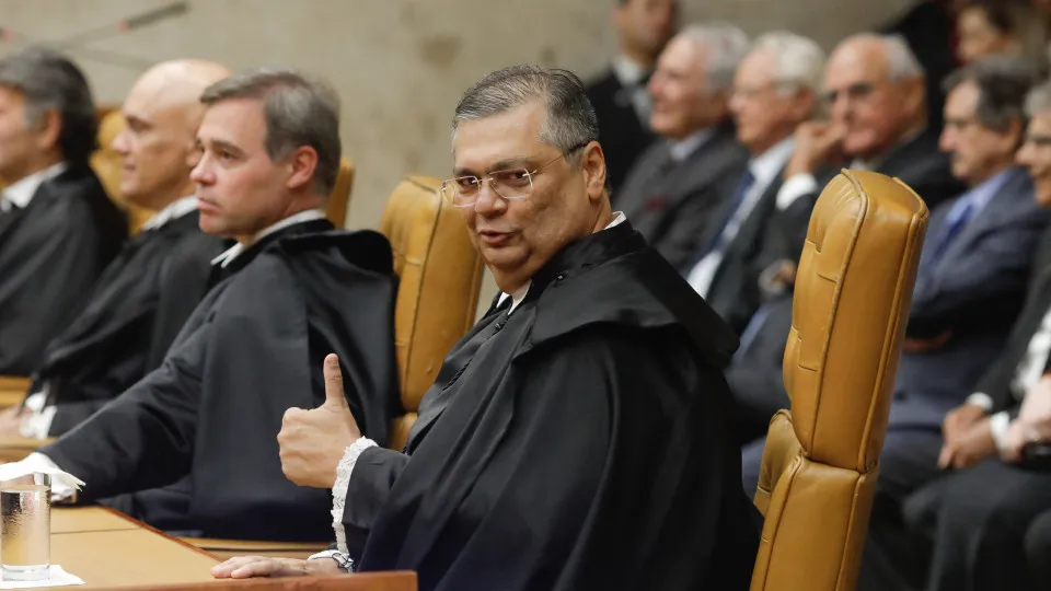 STF autoriza penduricalhos de até 70% do teto do funcionalismo público - img