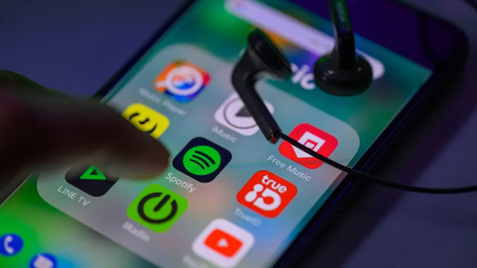 Fundador do Spotify deixa cargo de CEO em meio a críticas por investimentos - img