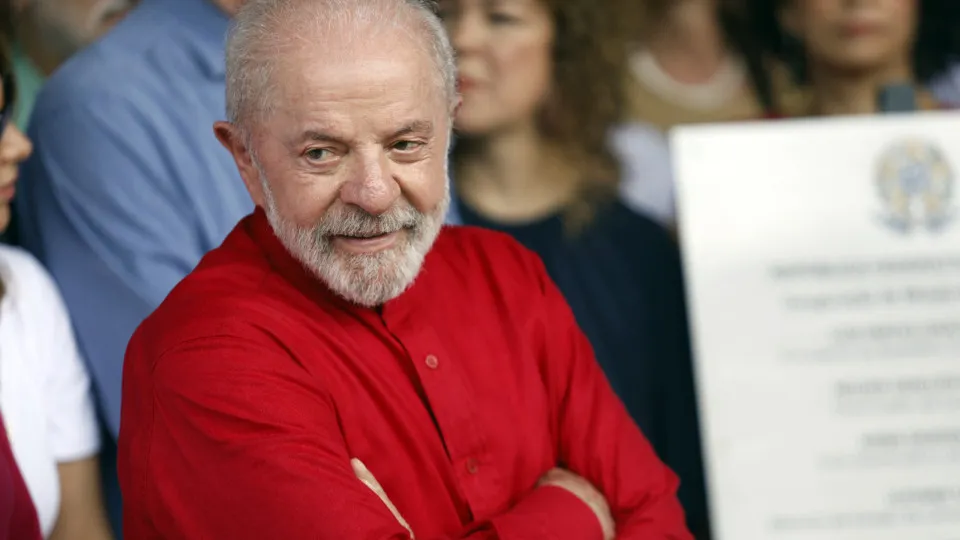 Lula diz que 'vira-latas' queriam que ele rastejasse atrás de Trump - img