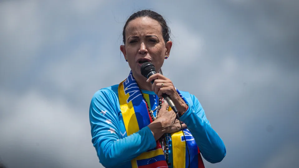 Maduro chama María Corina Machado de “bruxa demoníaca” após Nobel da Paz - img