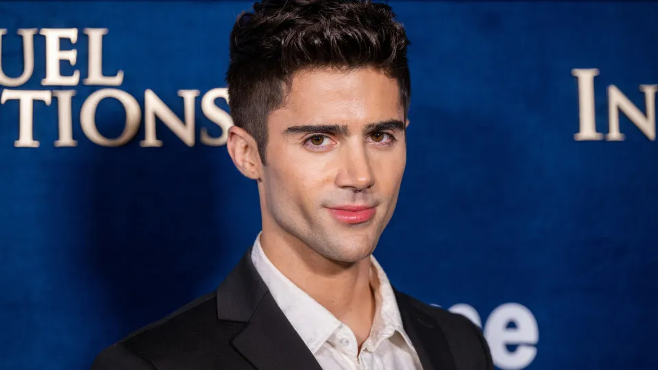 Max Ehrich, ex-noivo de Demi Lovato, é preso na Flórida por agressão - img