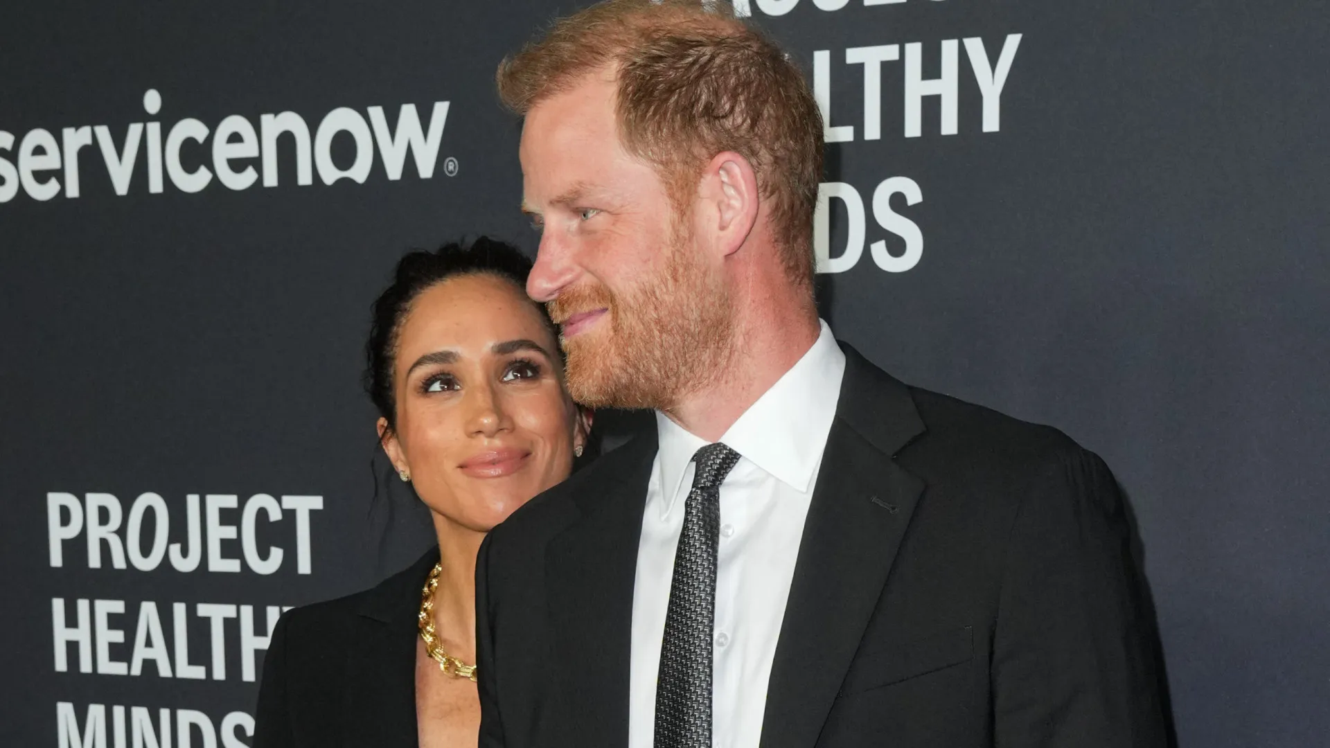 Meghan Markle e Harry brilham e atraem todos os olhares em gala em NY - img