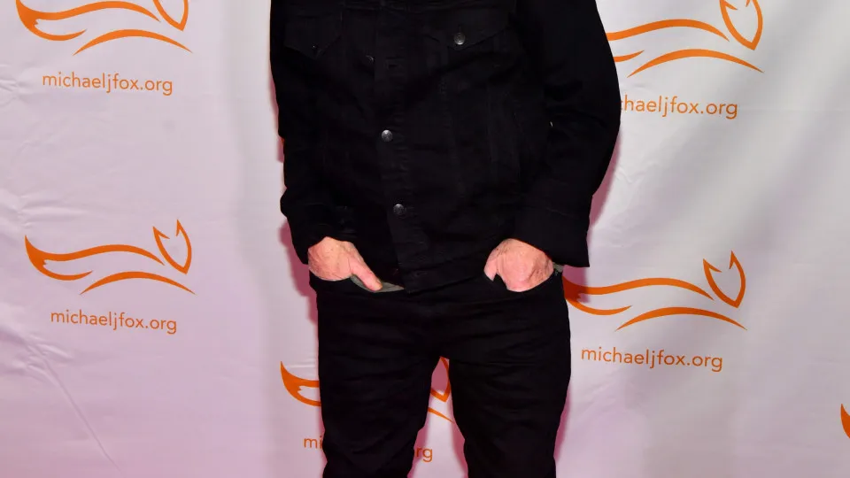 Michael J. Fox revela que quase não anda mais por medo de quedas - img