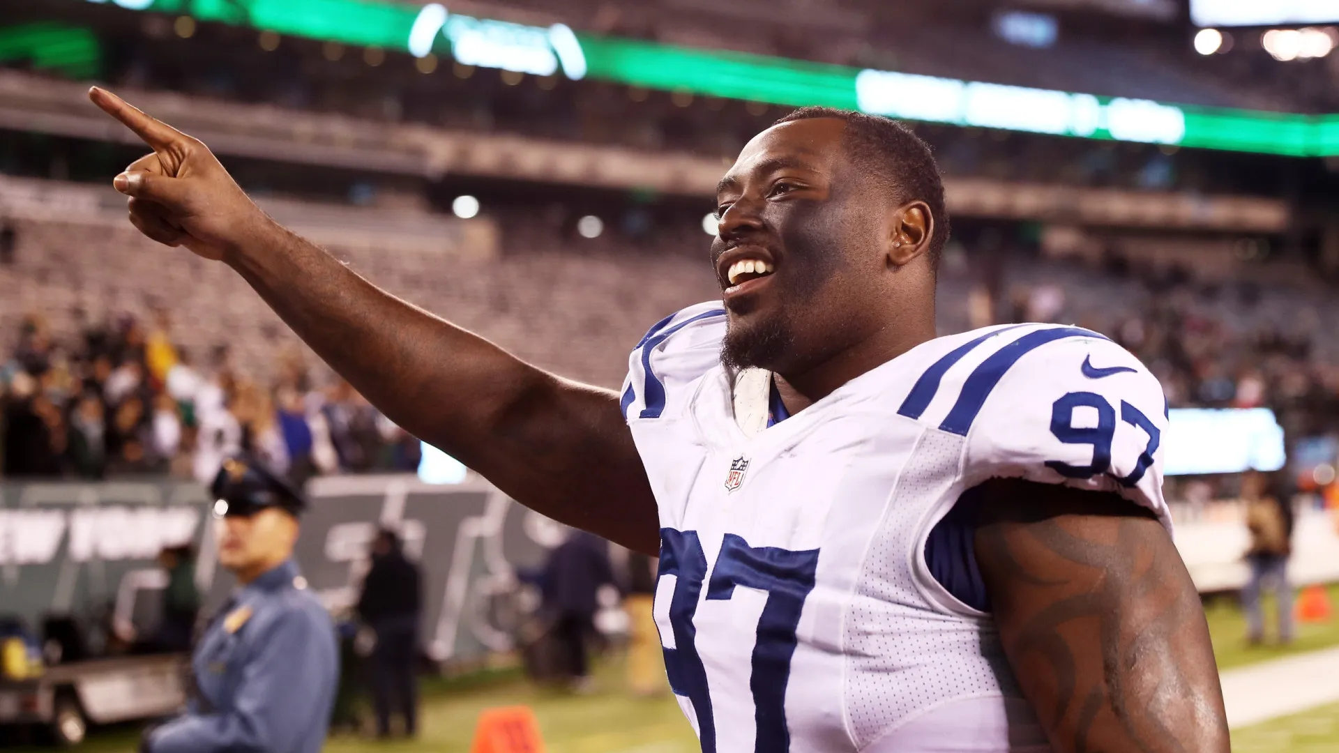 Morre Arthur Jones, ex-jogador do Baltimore Ravens, aos 39 anos - img