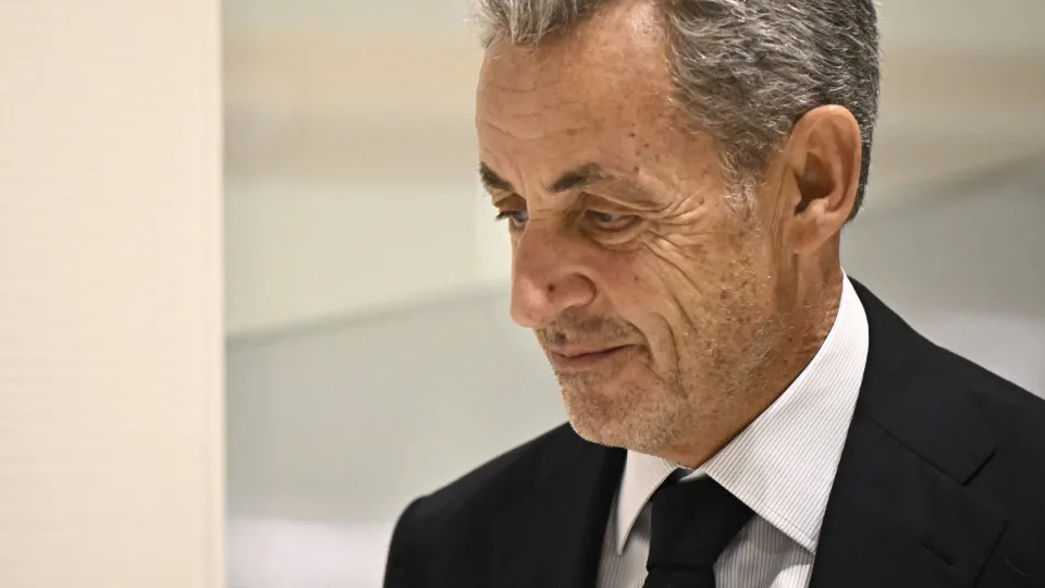 Nicolas Sarkozy começa a cumprir pena de prisão em 21 de outubro - img