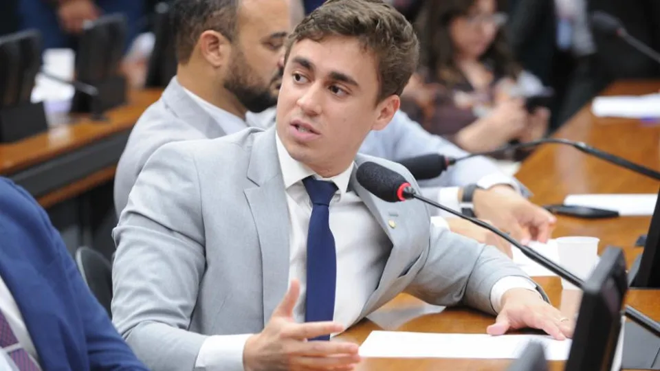 Eduardo ataca Nikolas, e Flávio Bolsonaro pede união - img