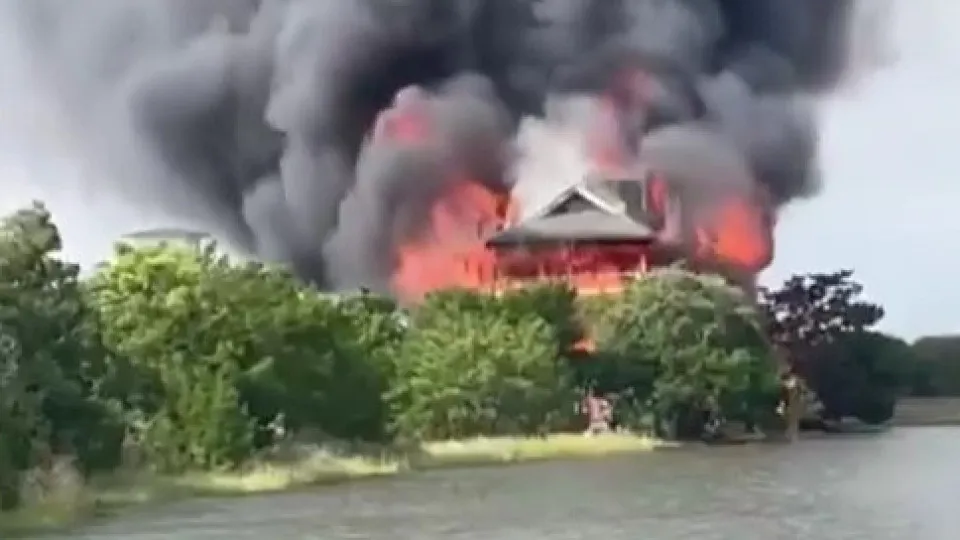Polícia investiga incêndio na casa de juíza que bloqueou ação de Trump na Carolina do Sul - img