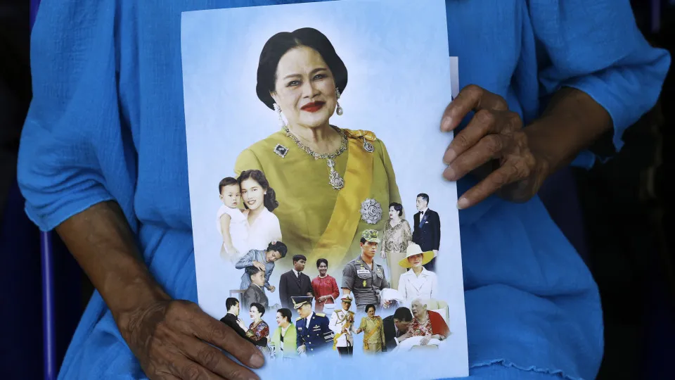 Rainha-mãe da Tailândia morre aos 93 anos - img