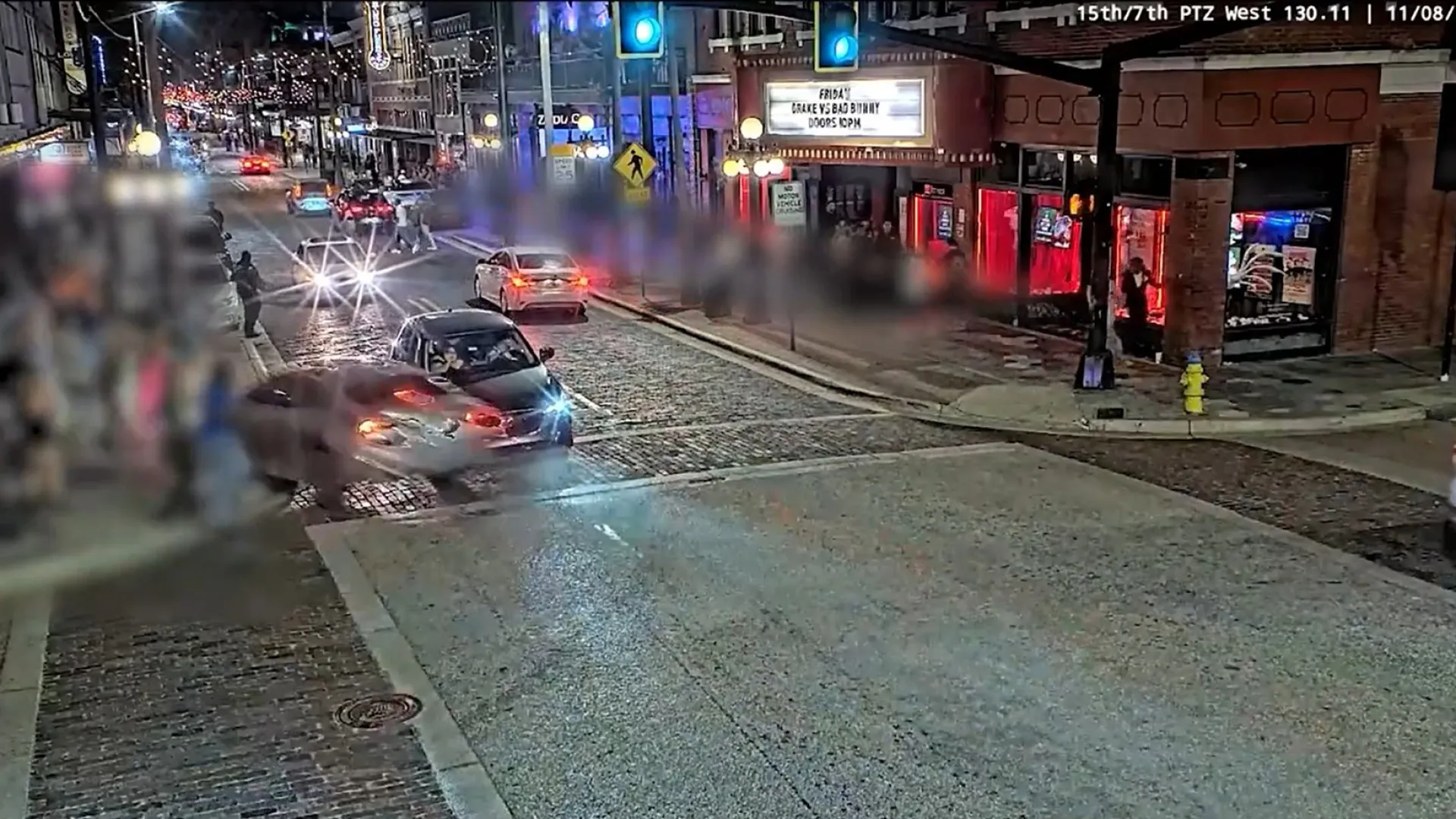 Carro em fuga da polícia bate contra bar e mata quatro pessoas nos EUA - img