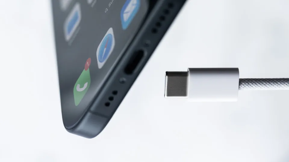 Especialistas explicam a regra 20/80 que protege a bateria do celular - img