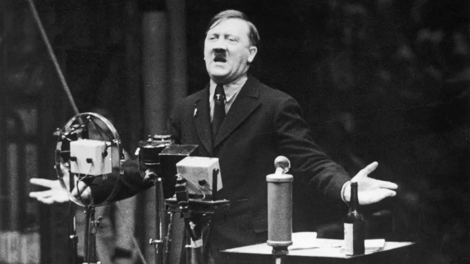 Hitler tinha micropênis? Documentário aponta síndrome rara em líder nazista - img