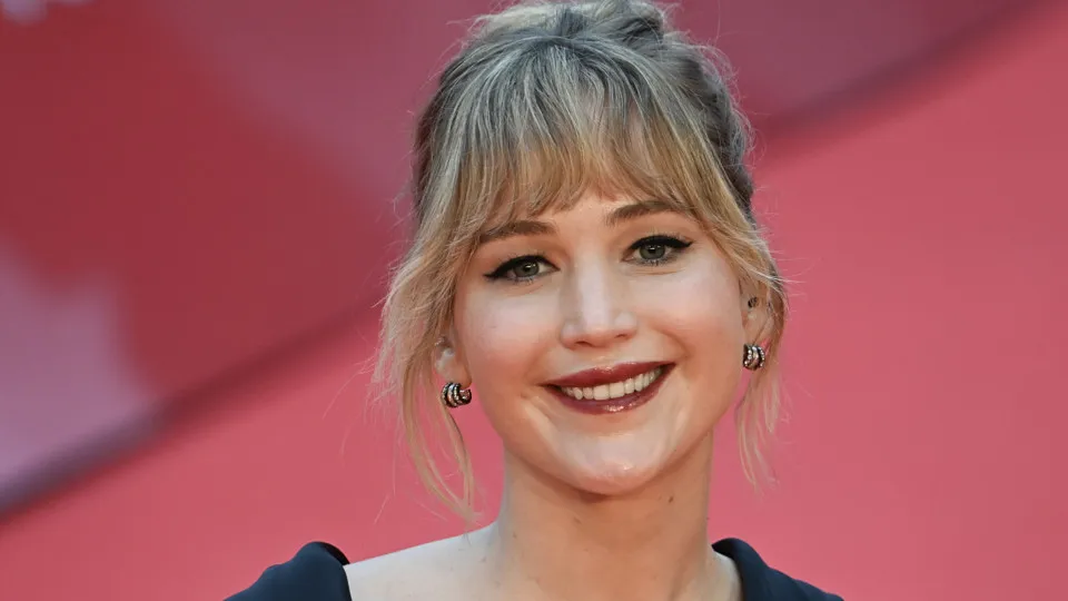 Jennifer Lawrence brinca sobre atuar com Robert Pattinson em novo drama de Hollywood - img