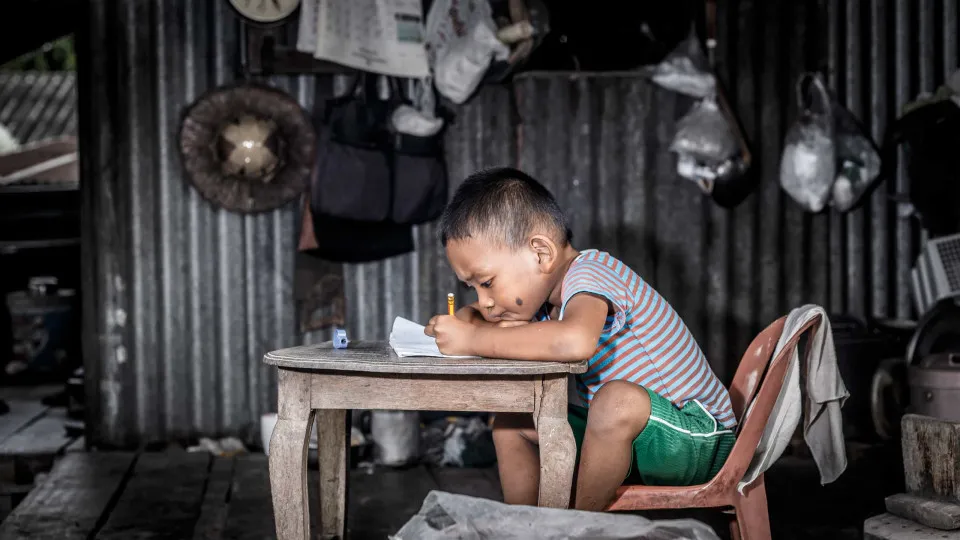 Mais de 400 milhões de crianças estão na pobreza em todo o mundo - img