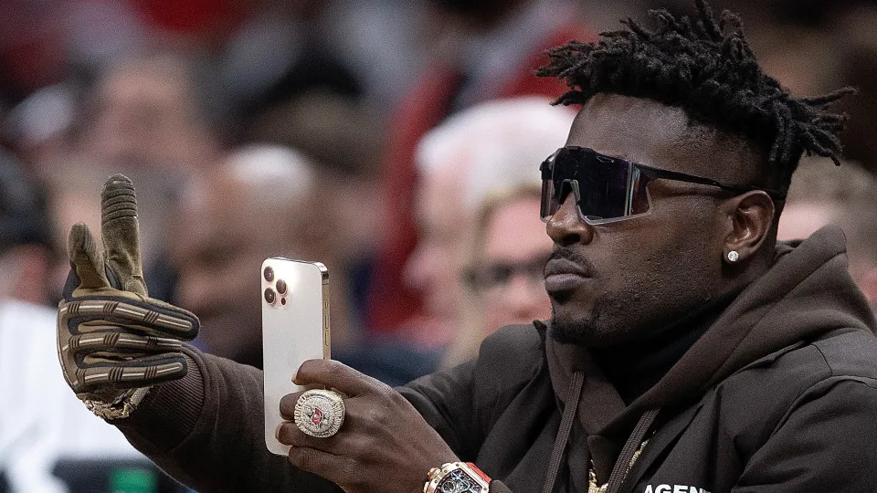 NFL: ex-astro do Pittsburgh Steelers é preso por tentativa de homicídio - img