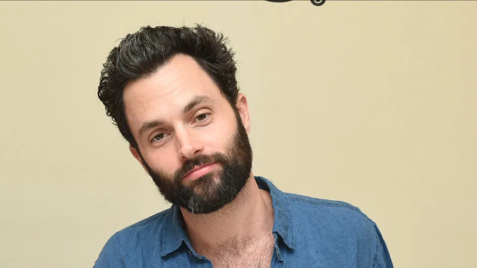 Penn Badgley revela crise no casamento após mulher sofrer segundo aborto espontâneo - img