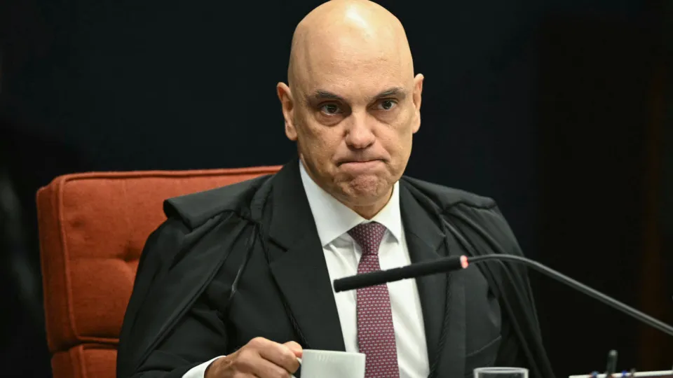 Moraes suspende dosimetria aprovada no Congresso até STF julgar lei que pode reduzir pena de Bolsonaro - img