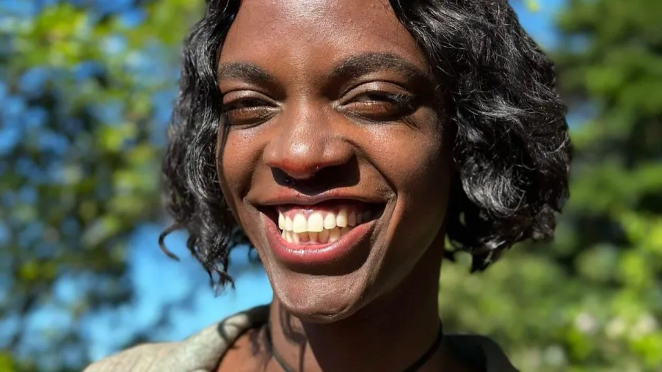 Sou a única atriz trans e retinta com visibilidade, diz Aretha Sadick, de 'Reencarne' - img