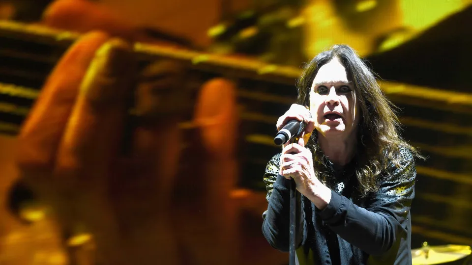 Três meses após a morte de Ozzy Osbourne, família revela detalhes sobre os últimos dias do cantor - img