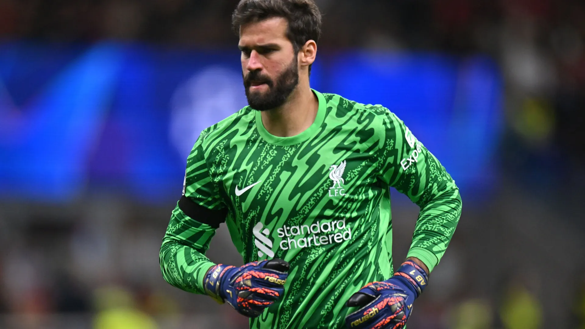 Alisson brilha, e Liverpool vence Tottenham com um a mais na Premier League - img