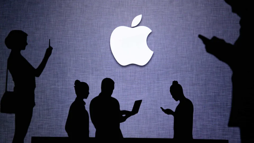 Apple quer festejar 20 anos do iPhone com design futurista - img