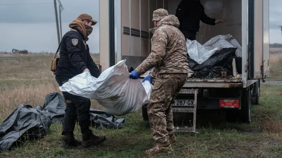 Autoridades ucranianas anunciam ter recebido mais de mil corpos da Rússia - img