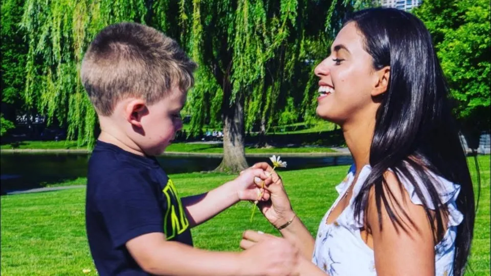 Brasileira luta pela guarda do filho contra irmão de secretária de Trump - img